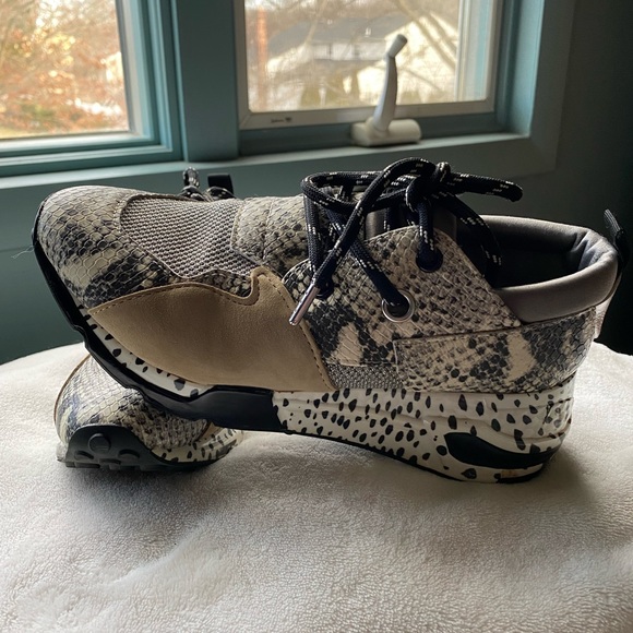 STEVE MADDEN SNEAKERS - Picture 2 of 5